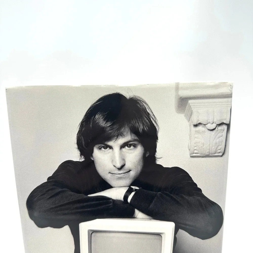 Steve Jobs Walter Isaacson Hardcover Book Apple CEO Simon Schuster 2011